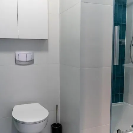 Komfortowe Przytulne Nowoczesne Mieszkanie アパートホテル 4*